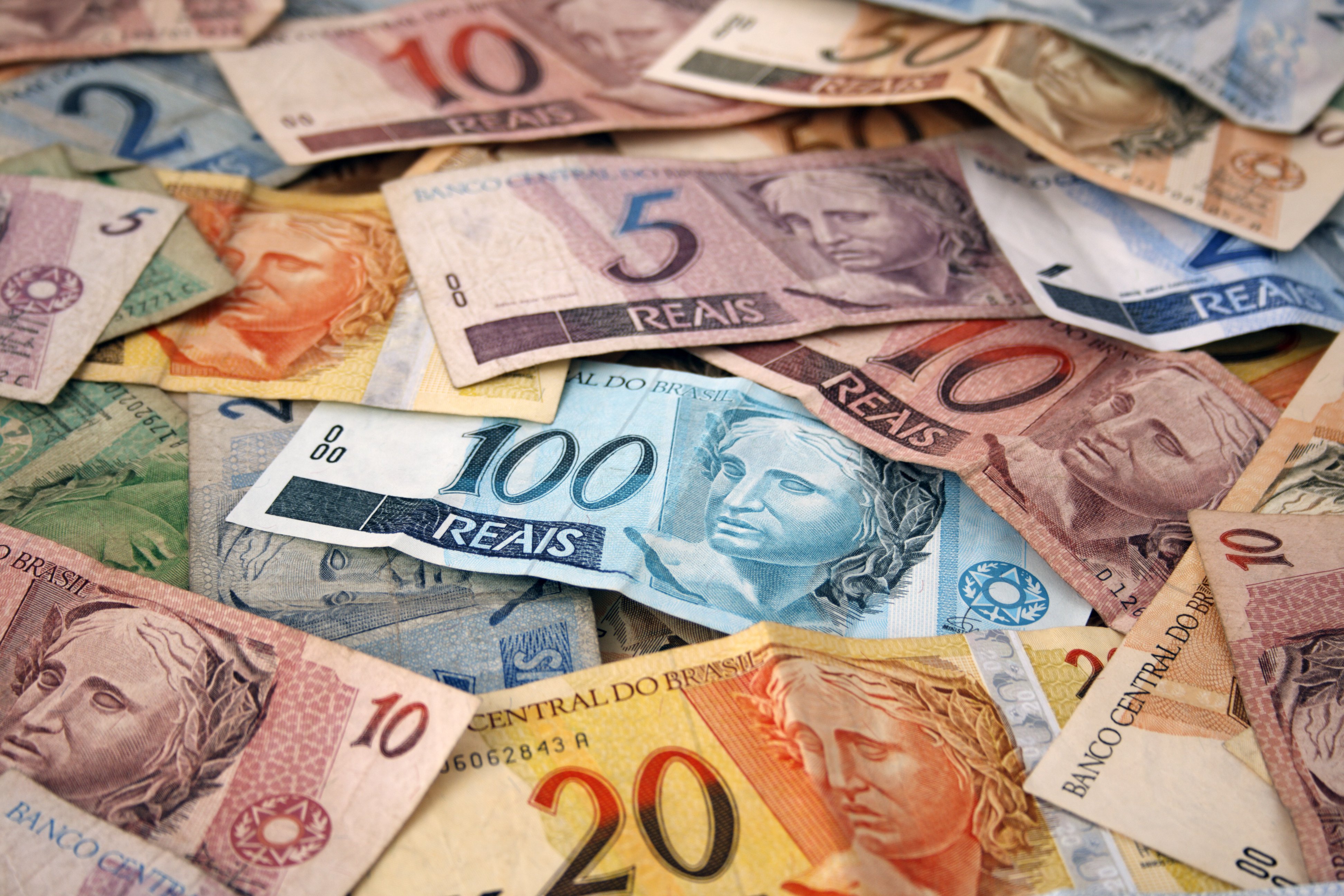 Brazilian Real notes